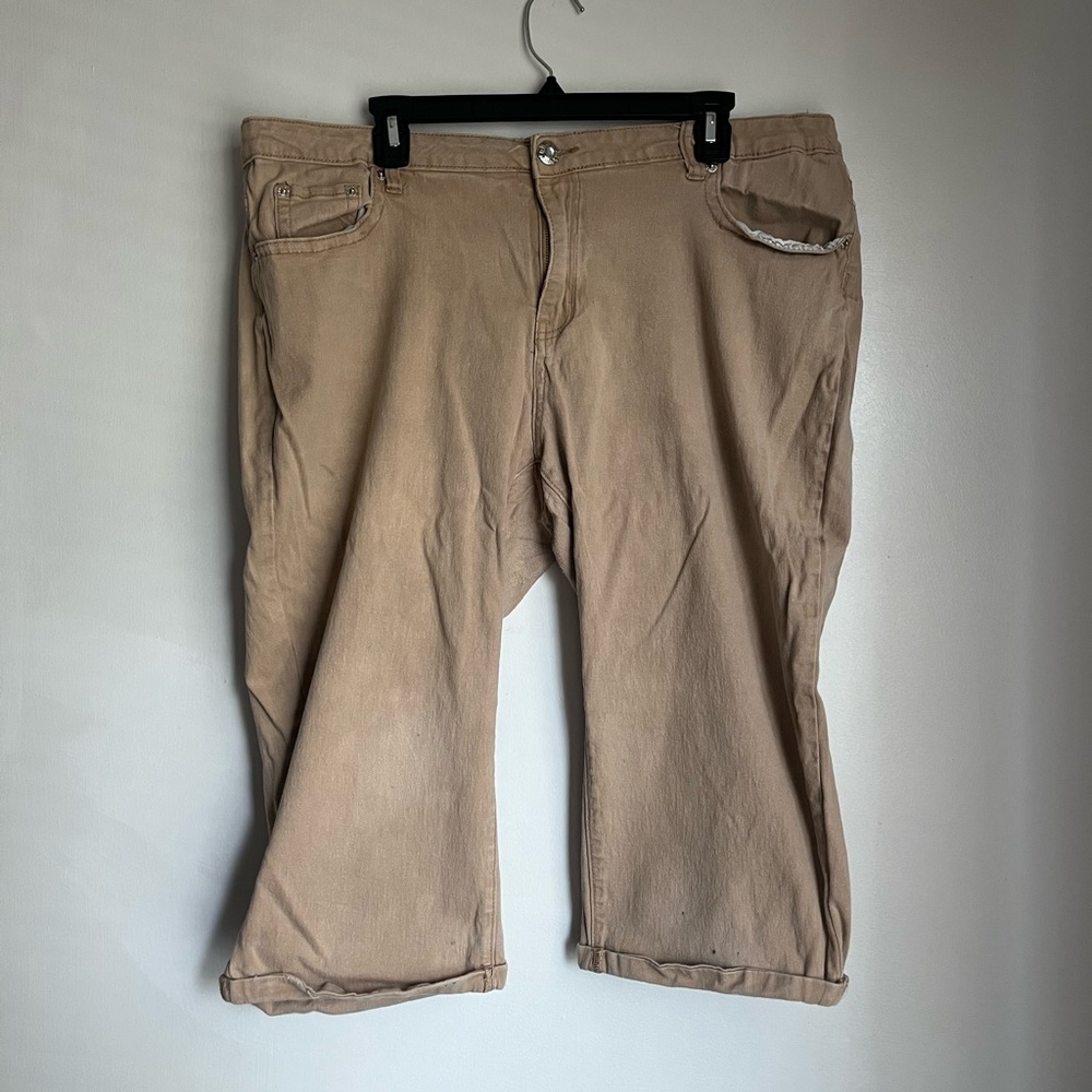 Classic Tan Capri Pants for Women